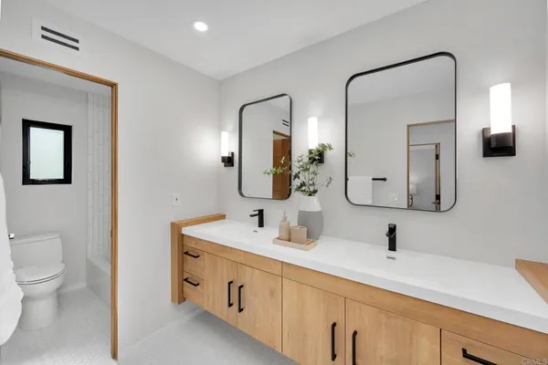 $2,499,000 | 806 Needlerock Place, Escondido, CA 92025