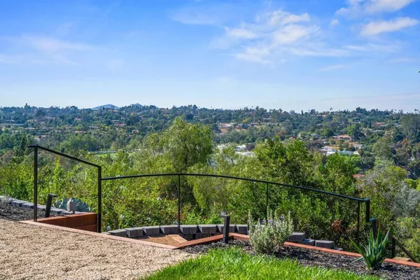$2,499,000 | 806 Needlerock Place, Escondido, CA 92025