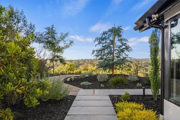 $2,499,000 | 806 Needlerock Place, Escondido, CA 92025