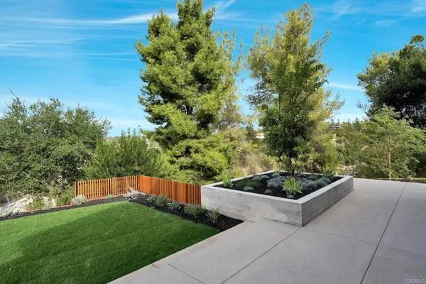$2,499,000 | 806 Needlerock Place, Escondido, CA 92025