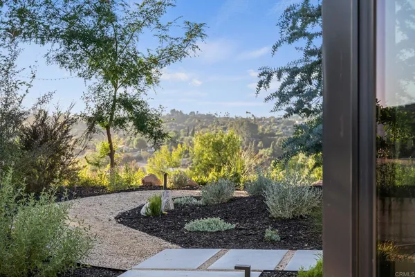 $2,499,000 | 806 Needlerock Place, Escondido, CA 92025