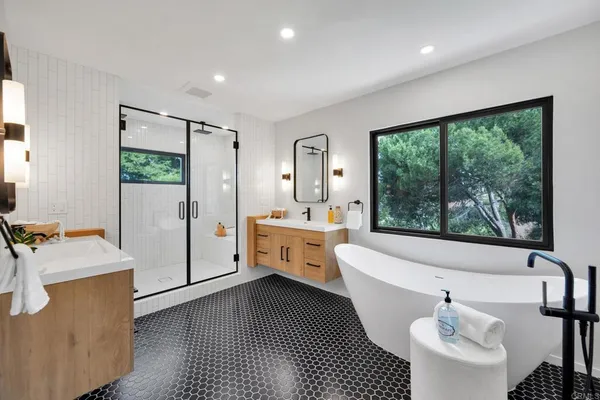 $2,499,000 | 806 Needlerock Place, Escondido, CA 92025