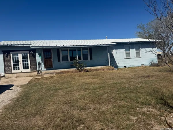 $150,000 | 1325 Highway 80, Karnes City, TX 78118