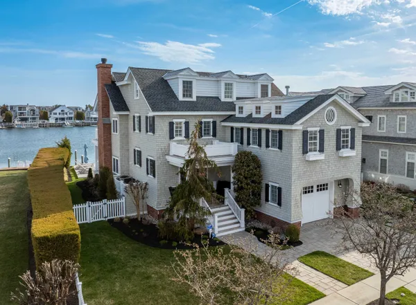 $11,750,000 | 19 Sea Gull Drive, Avalon, NJ 08202