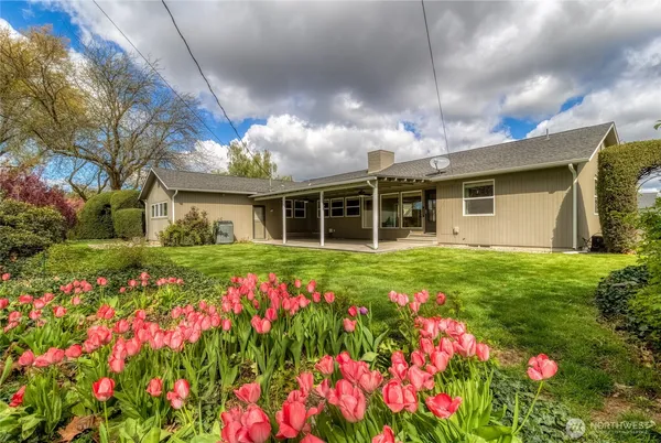 $650,000 | 776 Wauna Vista Drive, Walla Walla, WA 99362