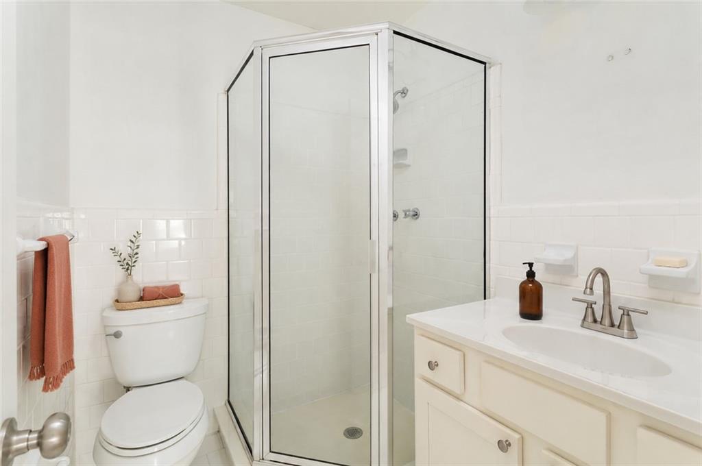 1101 Collier Road Northwest, Unit L5 Atlanta, GA 30318 - Photo 12 of 25 Gallery Image 12