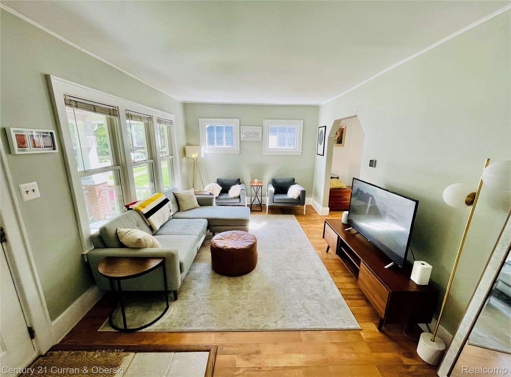 315 Stratford Road Ferndale, MI 48220 - Photo 4 of 19 Living Room.jpg