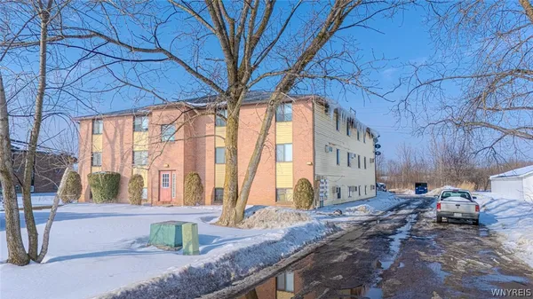 $1,100 | 6379 Robinson Road, Unit 2, Lockport Town, NY 14094