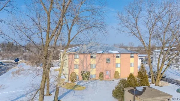 $1,100 | 6379 Robinson Road, Unit 2, Lockport Town, NY 14094