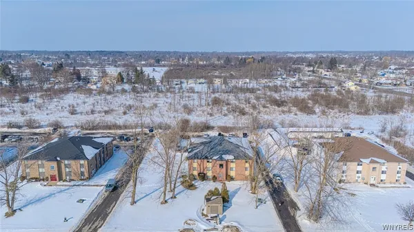 $1,100 | 6379 Robinson Road, Unit 2, Lockport Town, NY 14094