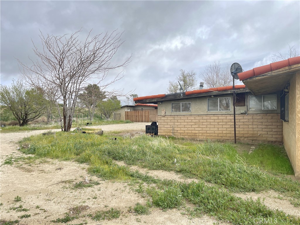 15981 Gaskell Road Rosamond, CA 93560 - Photo 4 of 16