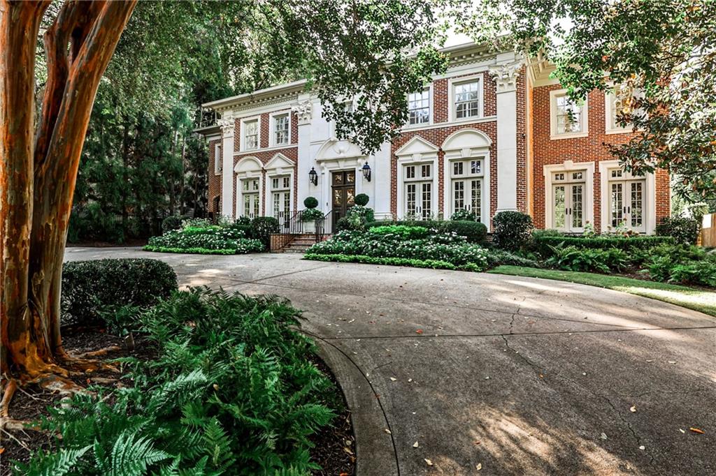 4401 Davidson Avenue Northeast Atlanta, GA 30319 - Photo 3 of 81