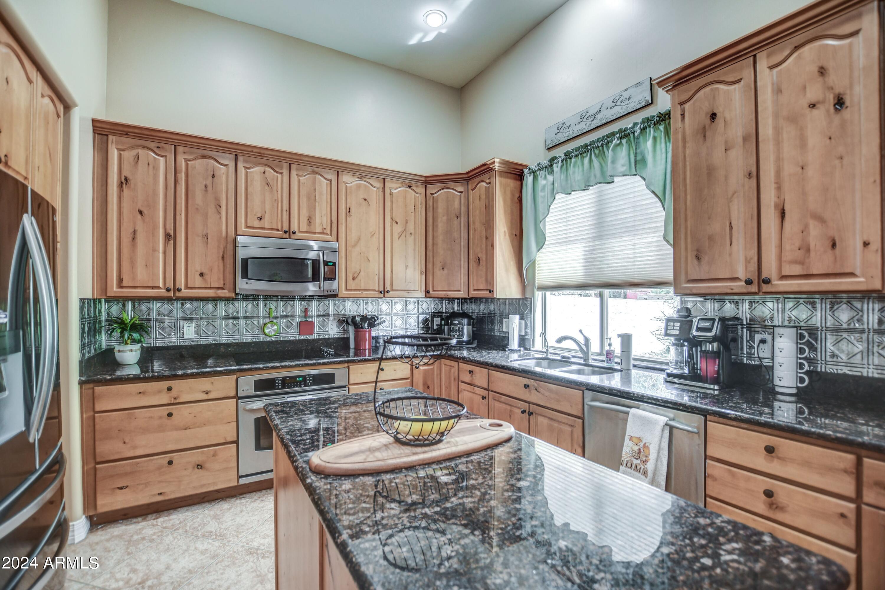 907 West Restin Road Phoenix, AZ 85086 - Photo 5 of 55 Kitchen 3