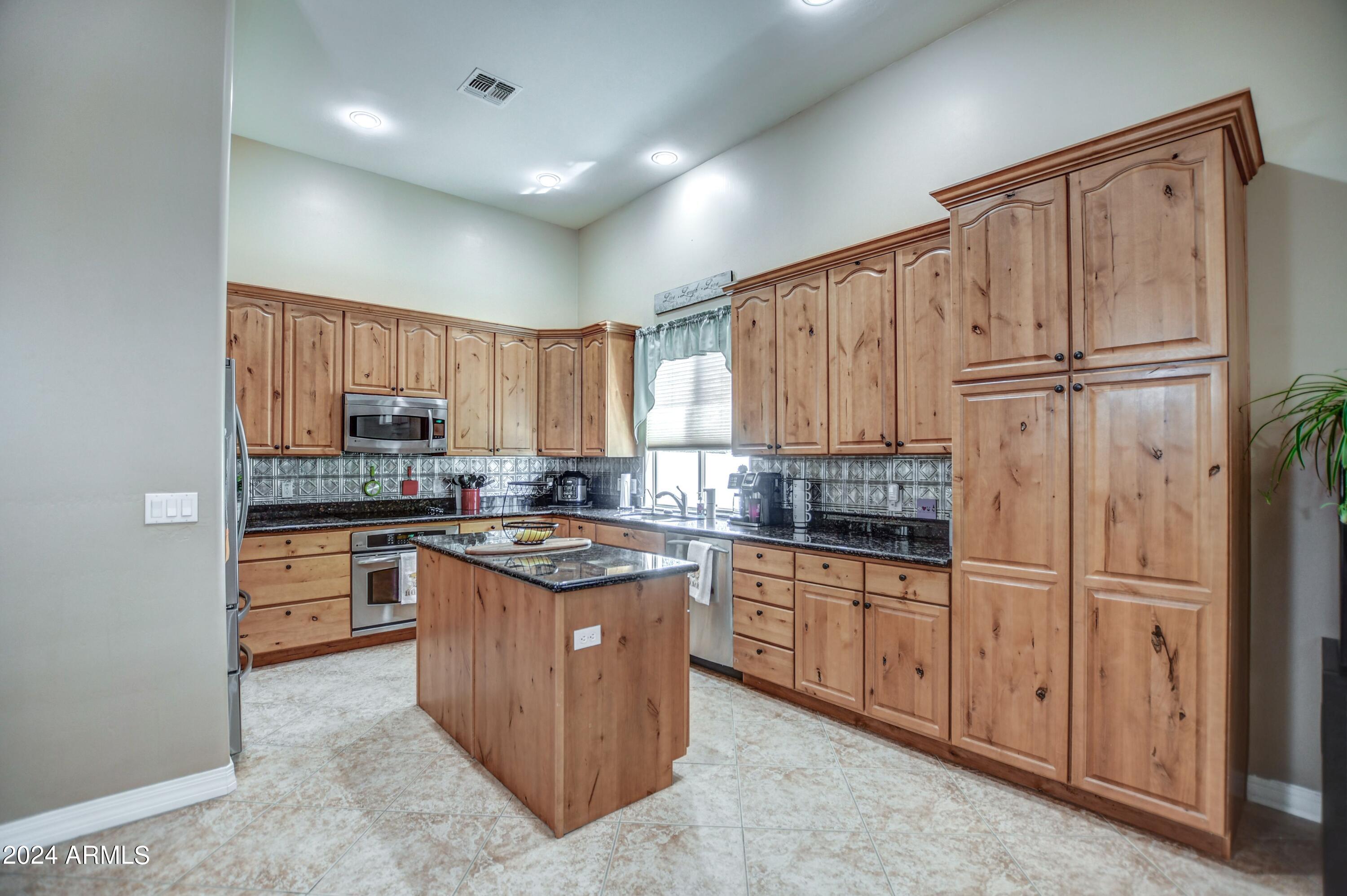 907 West Restin Road Phoenix, AZ 85086 - Photo 7 of 55 Kitchen 4