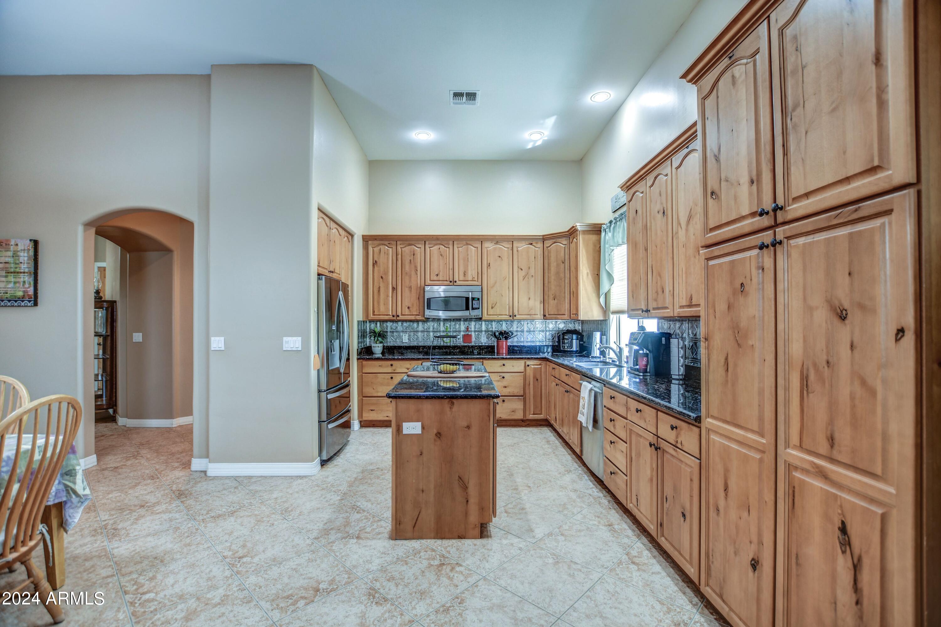 907 West Restin Road Phoenix, AZ 85086 - Photo 8 of 55 Kitchen 5