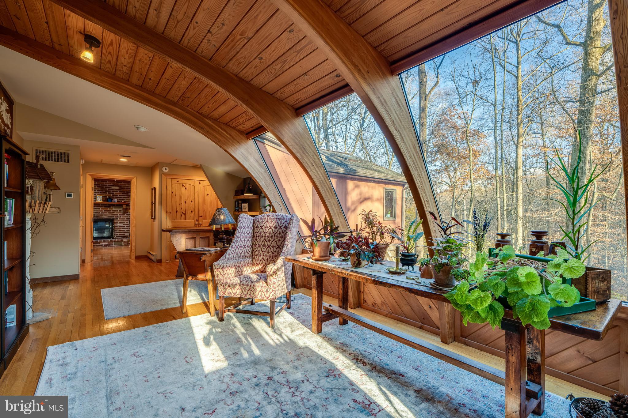 181 Old Mine Road Lebanon, PA 17042 - Photo 27 of 79 a living room filled with furniture and a potted plant