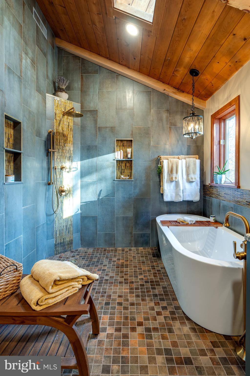 181 Old Mine Road Lebanon, PA 17042 - Photo 43 of 79 Primary Bath