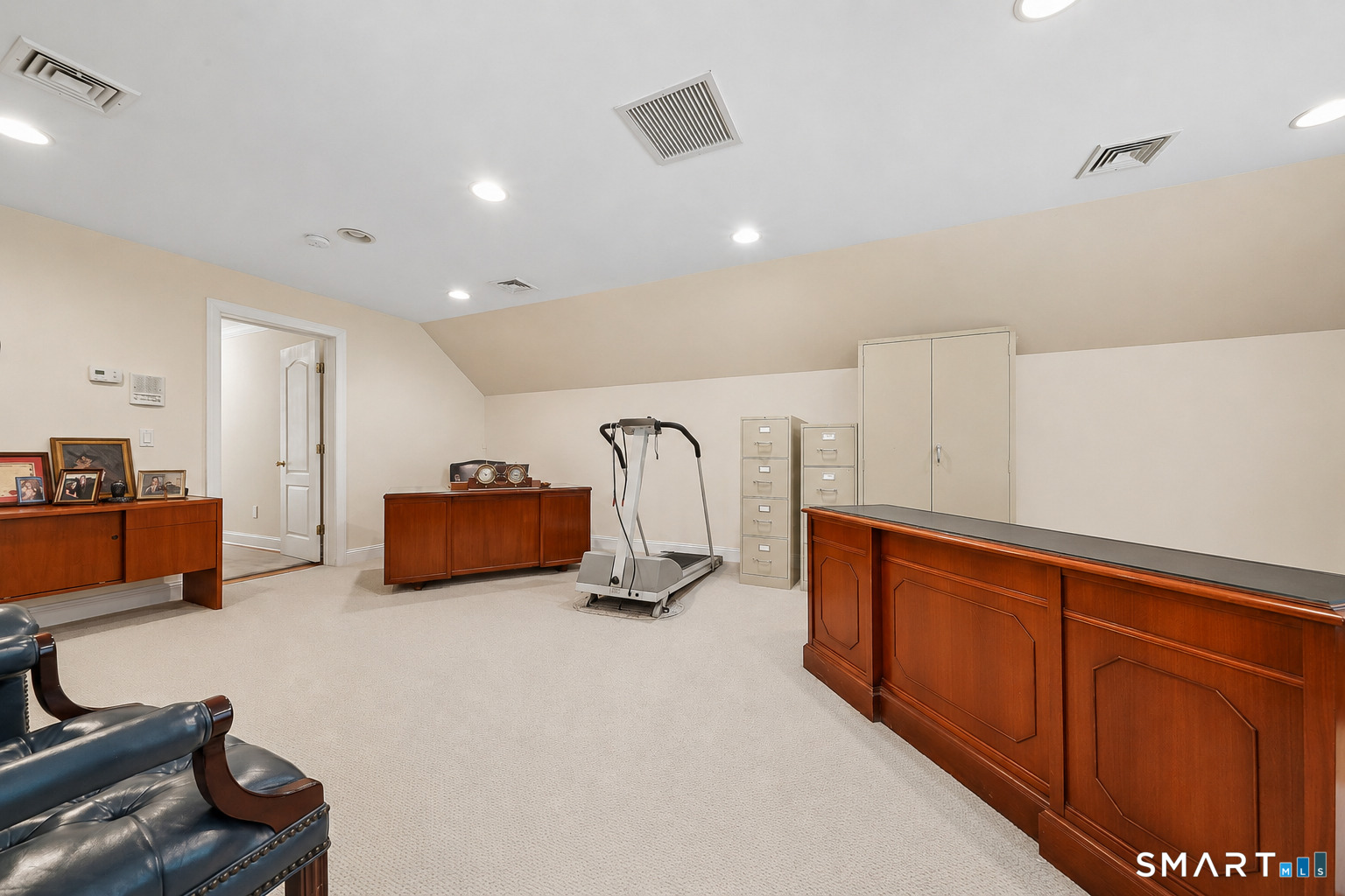 132 East Hunting Ridge Road Stamford, CT 06903 - Photo 23 of 29