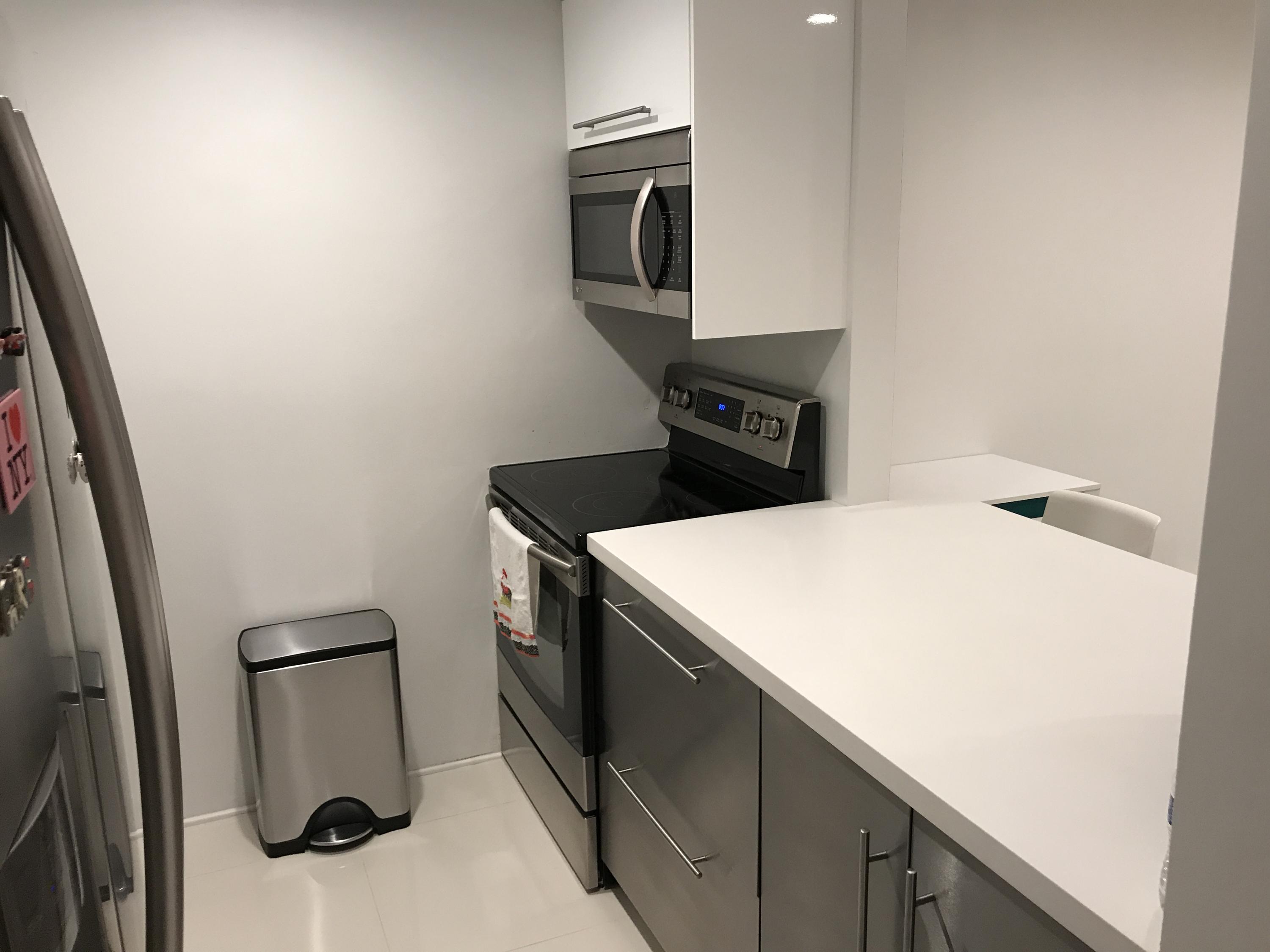 892 Southwest 9th St Circle, Unit 5 Boca Raton, FL 33486 - Photo 2 of 16 Kitchen 2