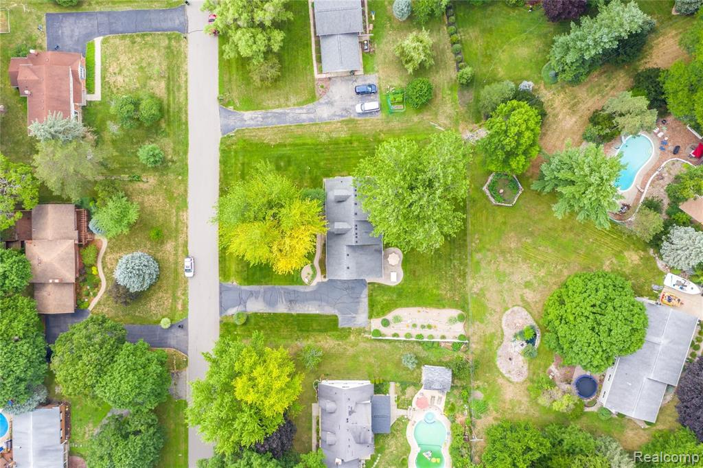 318 Randolph Road Rochester Hills, MI 48309 - Photo 10 of 46