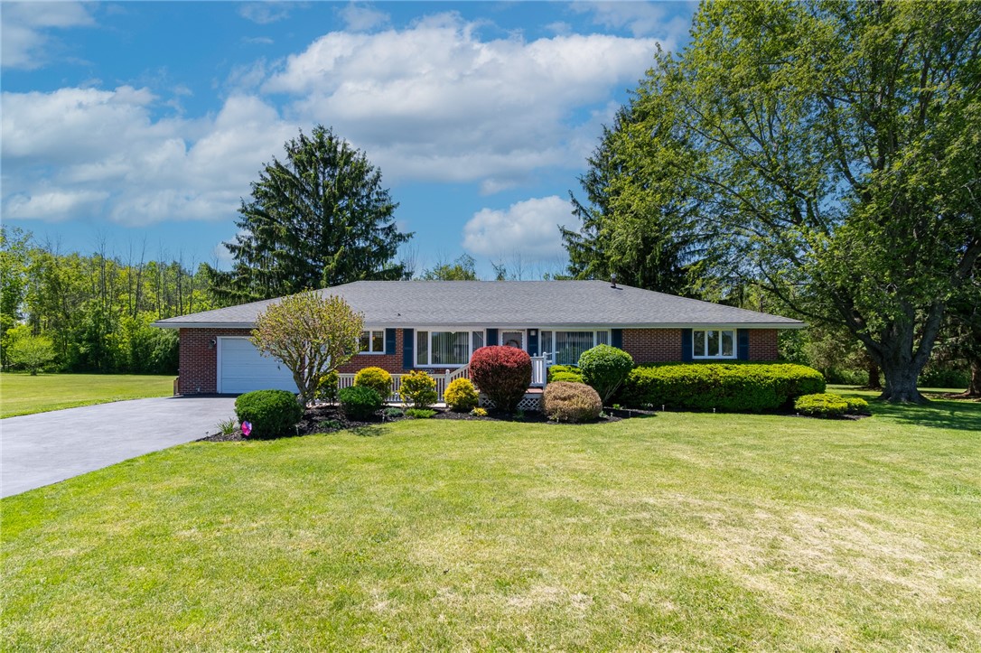6075 Arbor Road Ontario, NY 14519 - Photo 2 of 27 2+ acres of privacy in Ontario!