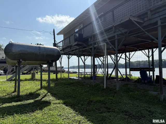 $100,000 | 1483 North County Road 1500, Roseville, IL 61473