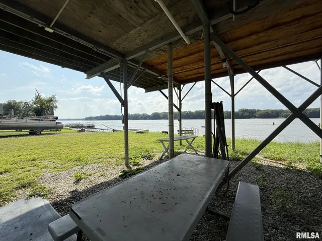 $100,000 | 1483 North County Road 1500, Roseville, IL 61473