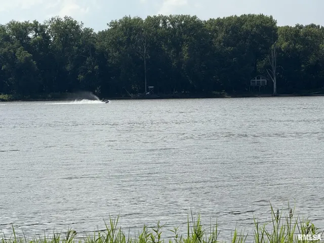 $100,000 | 1483 North County Road 1500, Roseville, IL 61473