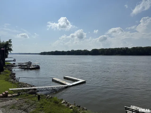 $100,000 | 1483 North County Road 1500, Roseville, IL 61473