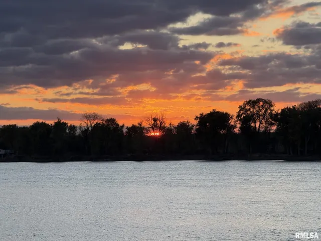 $100,000 | 1483 North County Road 1500, Roseville, IL 61473