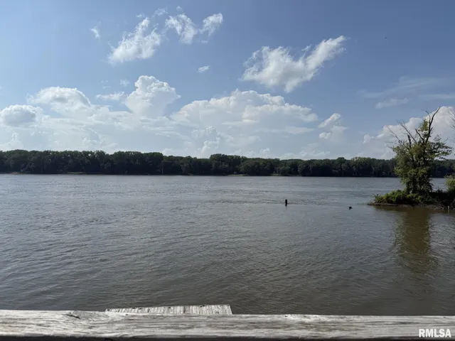 $100,000 | 1483 North County Road 1500, Roseville, IL 61473