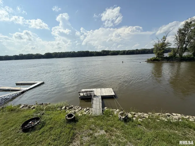 $100,000 | 1483 North County Road 1500, Roseville, IL 61473