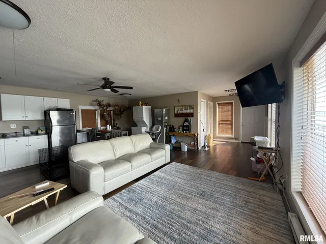 $100,000 | 1483 North County Road 1500, Roseville, IL 61473