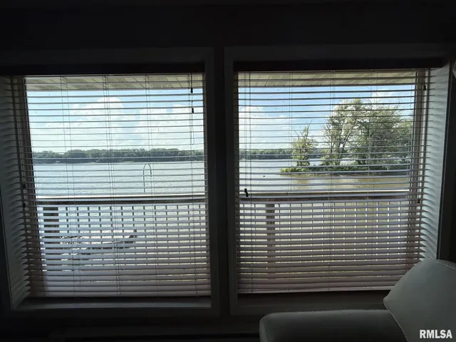 $100,000 | 1483 North County Road 1500, Roseville, IL 61473