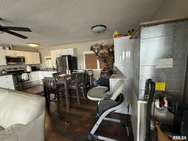 $100,000 | 1483 North County Road 1500, Roseville, IL 61473