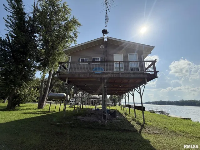 $100,000 | 1483 North County Road 1500, Roseville, IL 61473