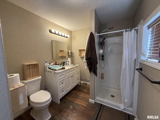 $100,000 | 1483 North County Road 1500, Roseville, IL 61473