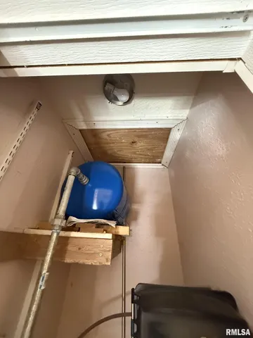 $100,000 | 1483 North County Road 1500, Roseville, IL 61473