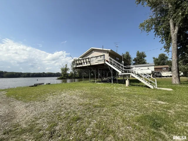 $100,000 | 1483 North County Road 1500, Roseville, IL 61473