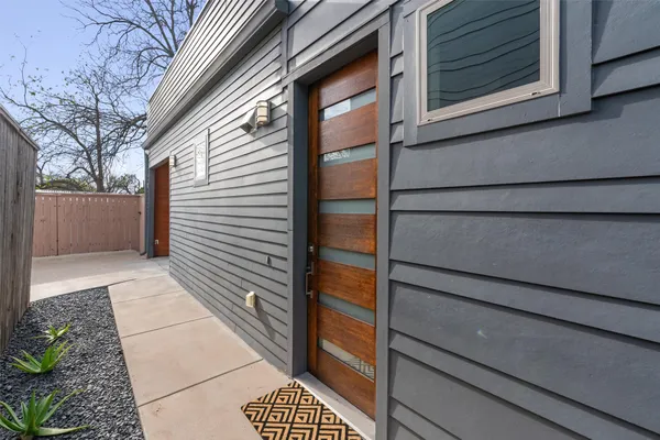$455,000 | 3010 East 18th 1/2 Street, Unit B, Austin, TX 78702