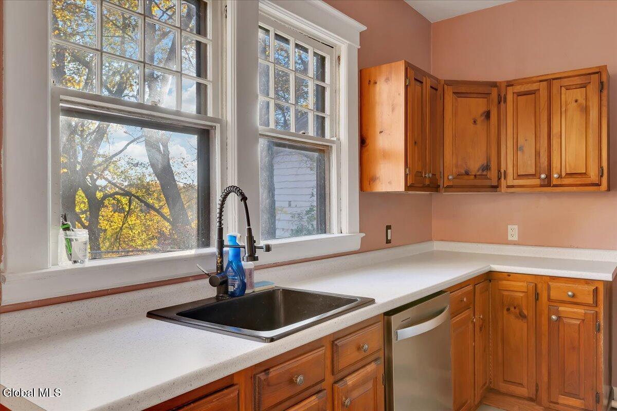 216 Spring Avenue Troy, NY 12180 - Photo 14 of 39 16-IMG_0769