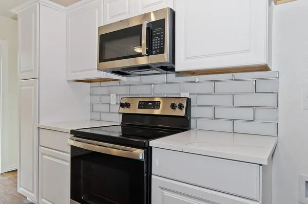 $1,999 | 913 Cove Trail, Little Elm, TX 75068