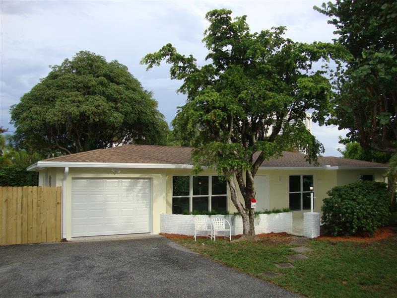 3100 Surf Way Riviera Beach, FL 33404 - Photo 1 of 23 Front of home