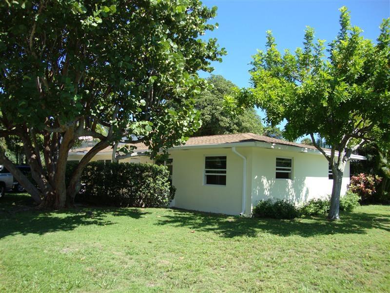 3100 Surf Way Riviera Beach, FL 33404 - Photo 3 of 23 DSC04991