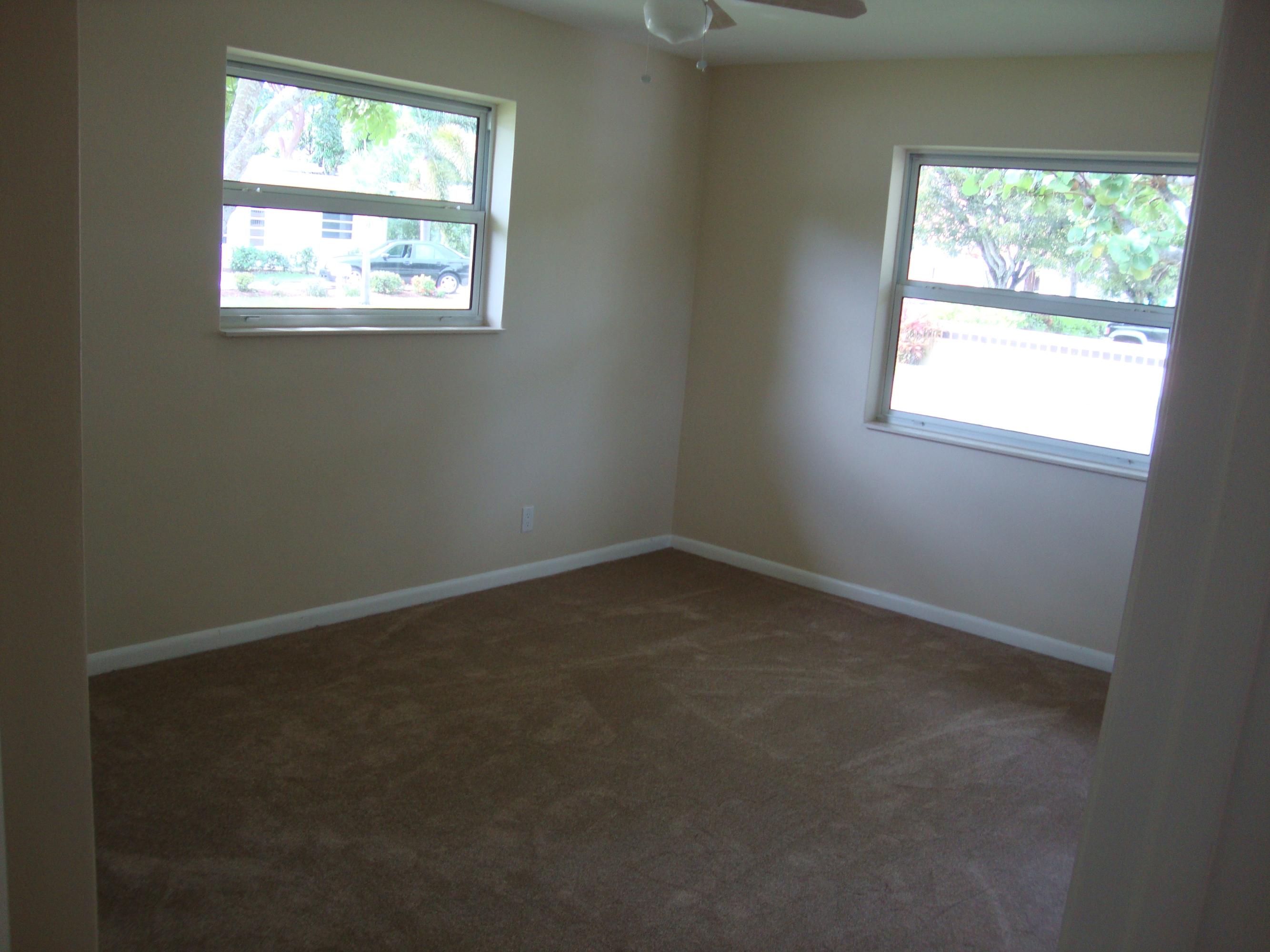 3100 Surf Way Riviera Beach, FL 33404 - Photo 9 of 23 DSC05017