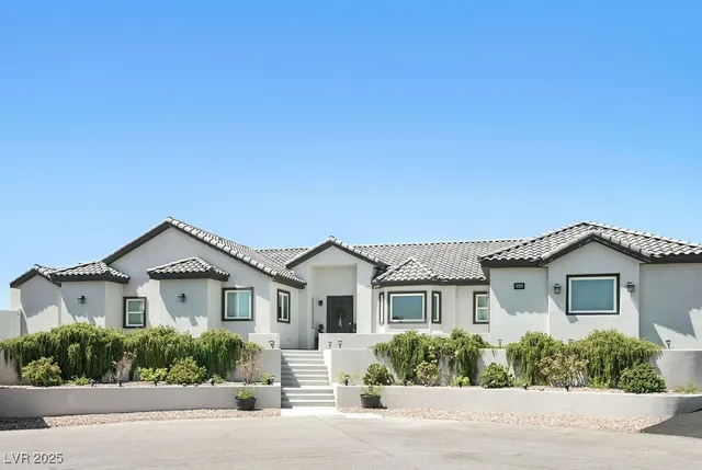$1,540,000 | 5865 Egan Crest Drive, Las Vegas, NV 89149
