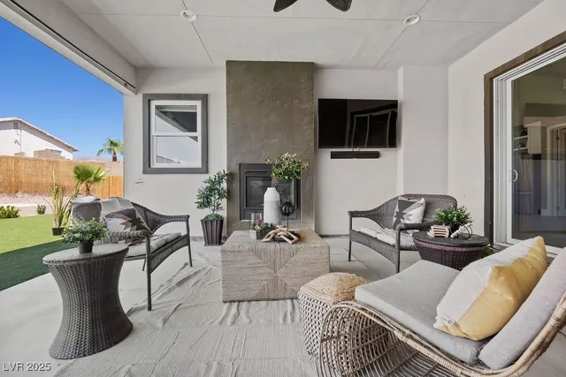 $1,540,000 | 5865 Egan Crest Drive, Las Vegas, NV 89149