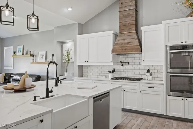 $1,540,000 | 5865 Egan Crest Drive, Las Vegas, NV 89149