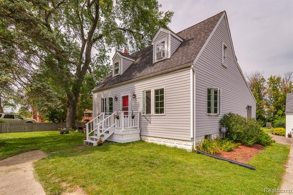 1069 Reid Road Grand Blanc, MI 48439 - Photo 2 of 38