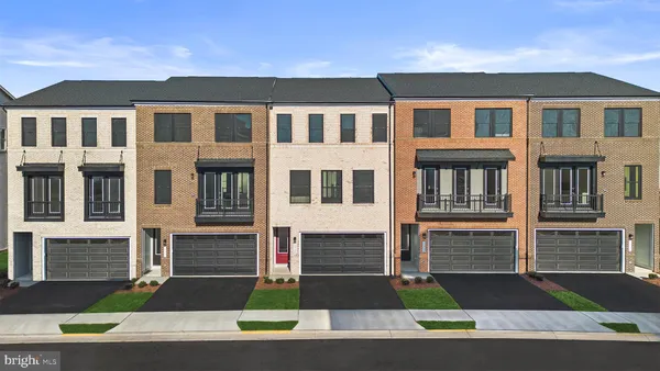 $857,740 | 1 Aviation Place, Unit TARYN, Herndon, VA 20171